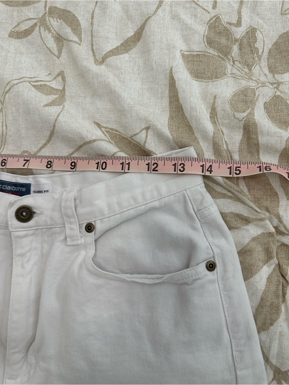 Liz Claiborne White Denim Shorts - Classic Summer Staple - Picture 4 of 11